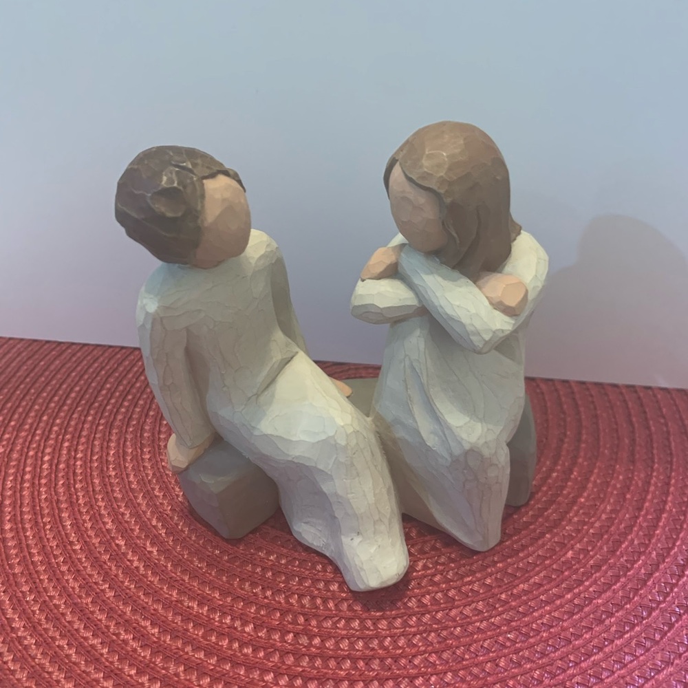 Willow Tree Figurine Heart&Soul Woman Supporting Woman Open Hearts, Sharing